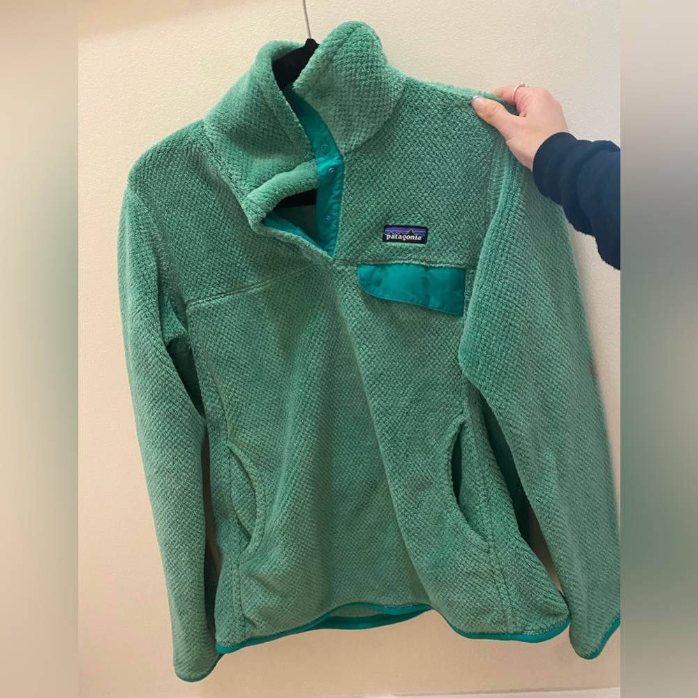 Womens Patagonia Fleece Pullover - Size Medium